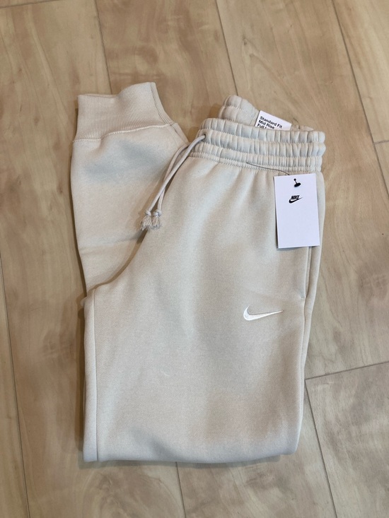 Pants - Nike women’s mid rise sweats